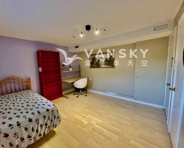 251210235623_bedroom 3.jpg